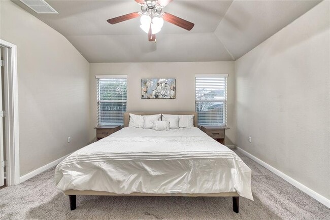 Building Photo - 328 Langely