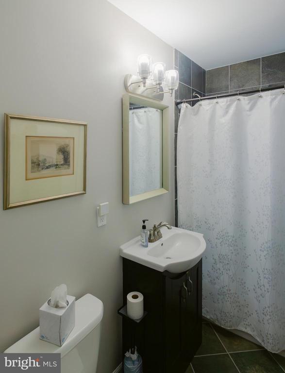 Building Photo - 15841 York Rd