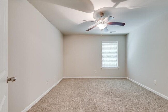 Building Photo - 933 Whitfield Oak Way NE
