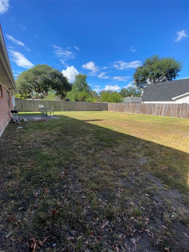 Building Photo - 11702 N Petersham Dr