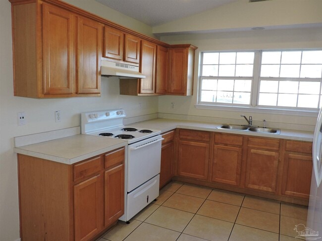 Building Photo - 2513 Gulf Breeze Ave