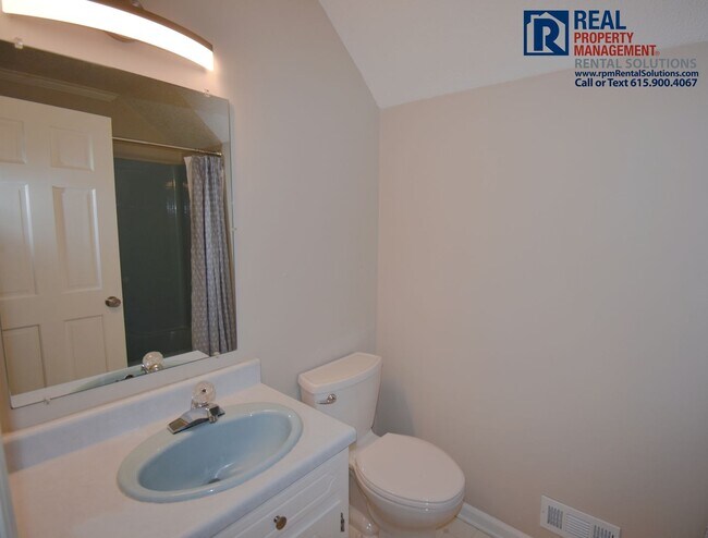 Building Photo - 2107 Londonderry Dr
