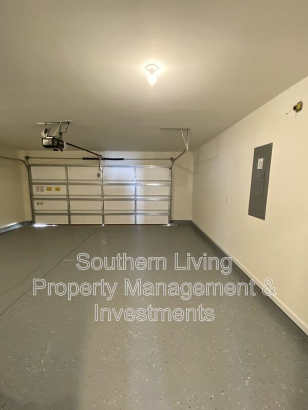 Building Photo - 13109 Simoneaux Ln