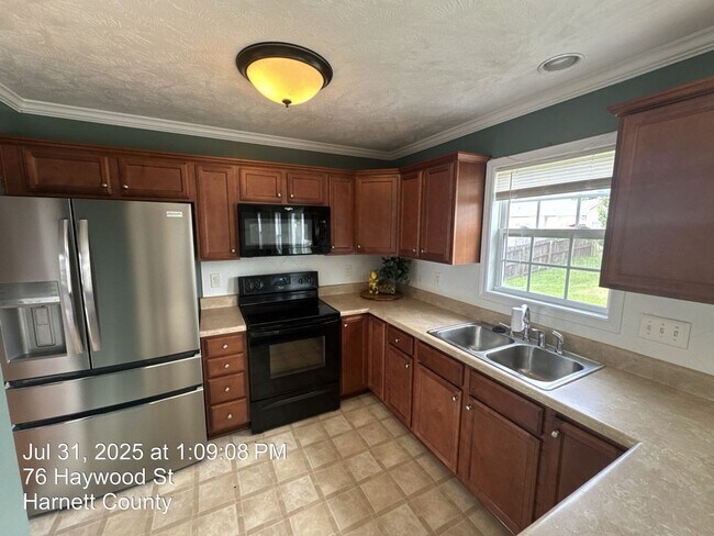 Building Photo - 76 Haywood St