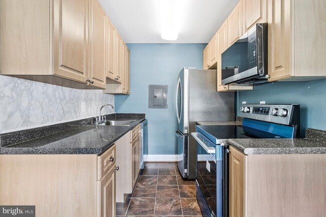 Building Photo - 1005 Chillum Rd