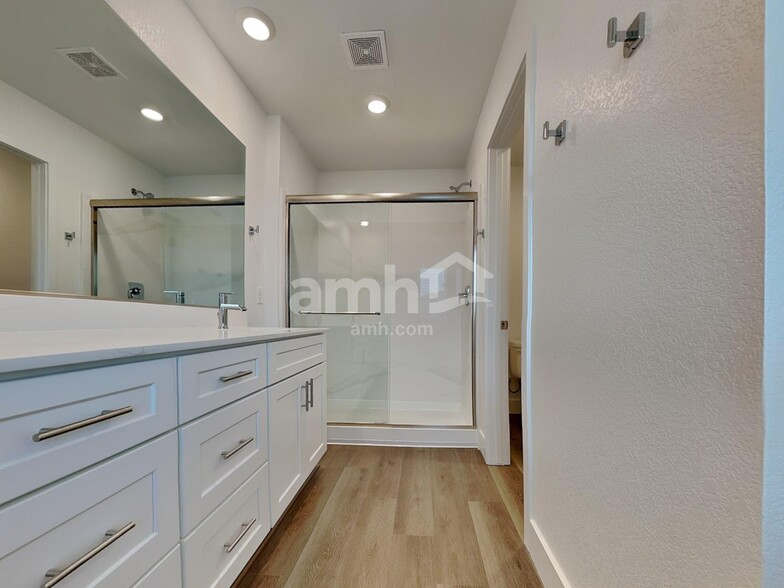 Building Photo - 9247 River Owl Ct