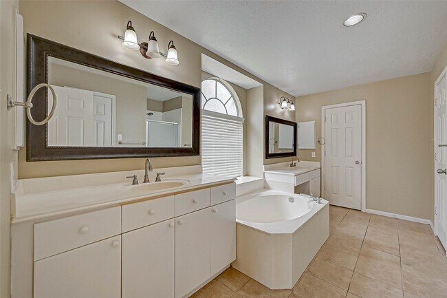 Building Photo - 1630 Berkoff Dr