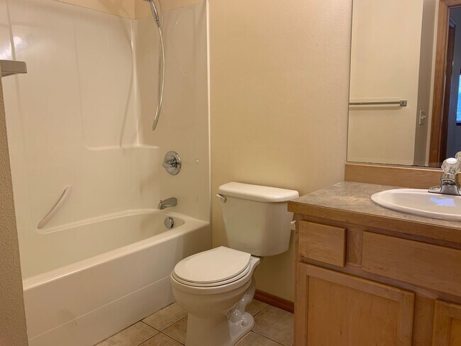 Building Photo - Racine Street 2609/ 2611