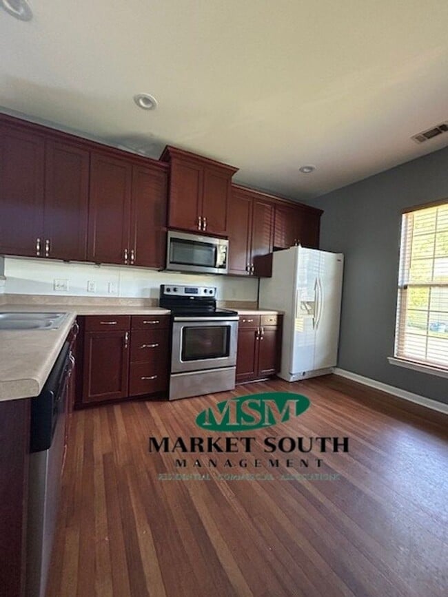 Building Photo - Waverly Subdivision
