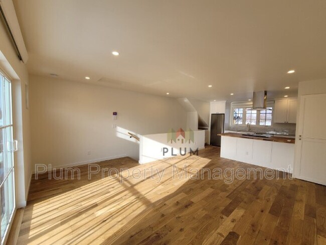 Building Photo - 2023 S Higgins Ave