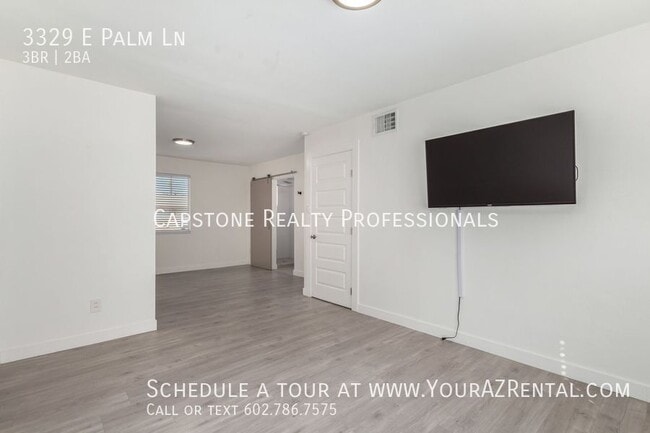 Building Photo - 3329 E Palm Ln