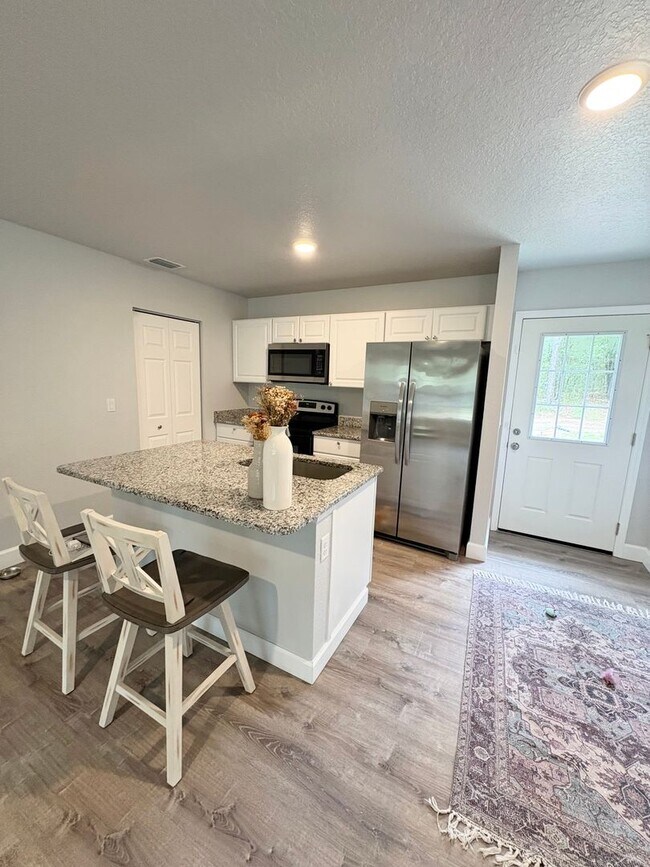 Building Photo - Peaceful Country Living in Bronson, FL!