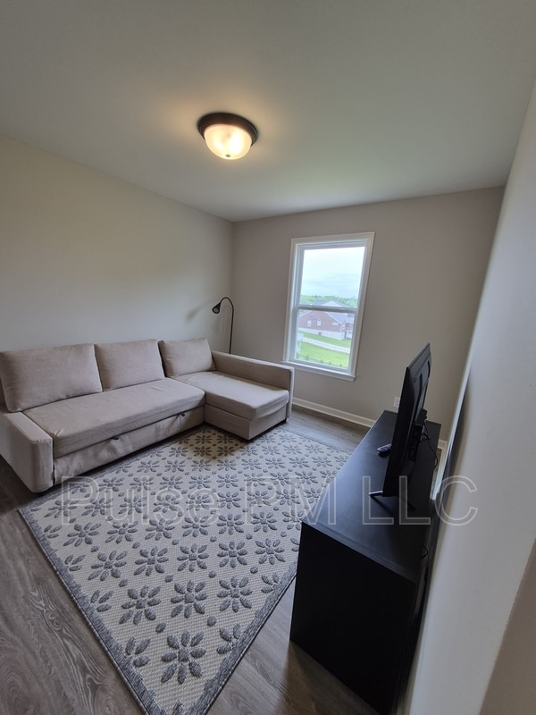 Building Photo - 6179 Ballyshannon Dr