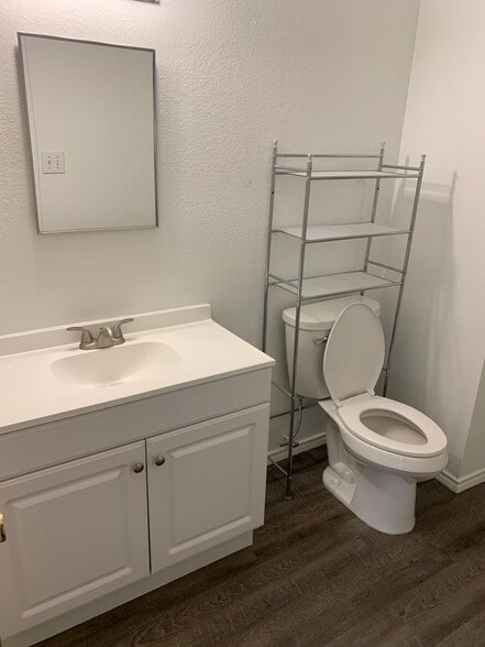 Building Photo - 2701 Woodlake Pkwy