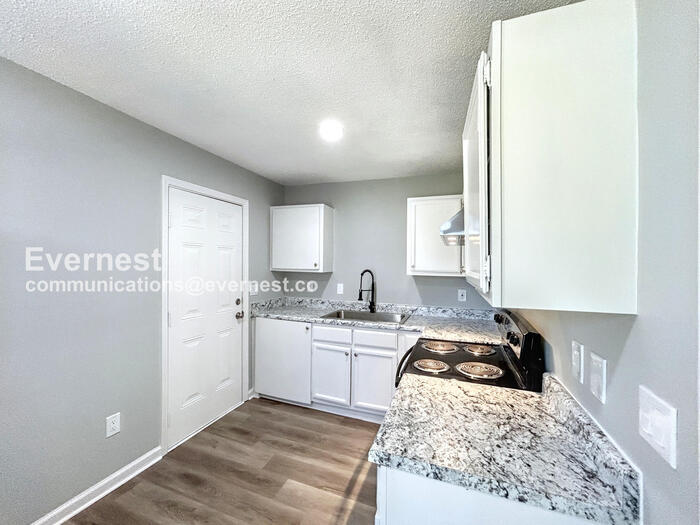 Building Photo - 5014 Shubert Cove