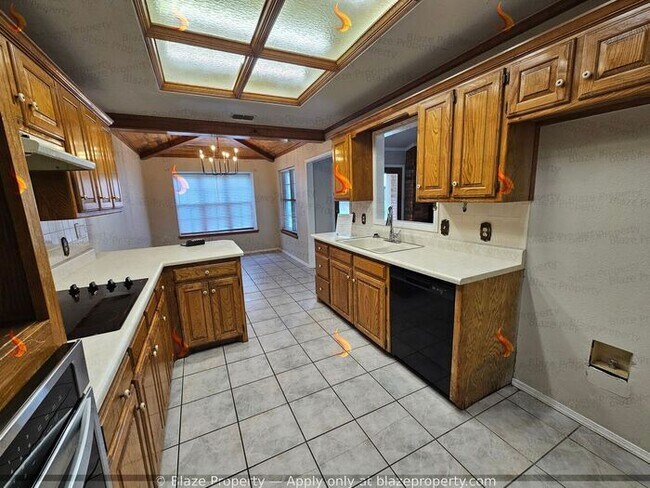 Building Photo - Now Leasing: Bright & Beautiful 3 Bed / 2 ...