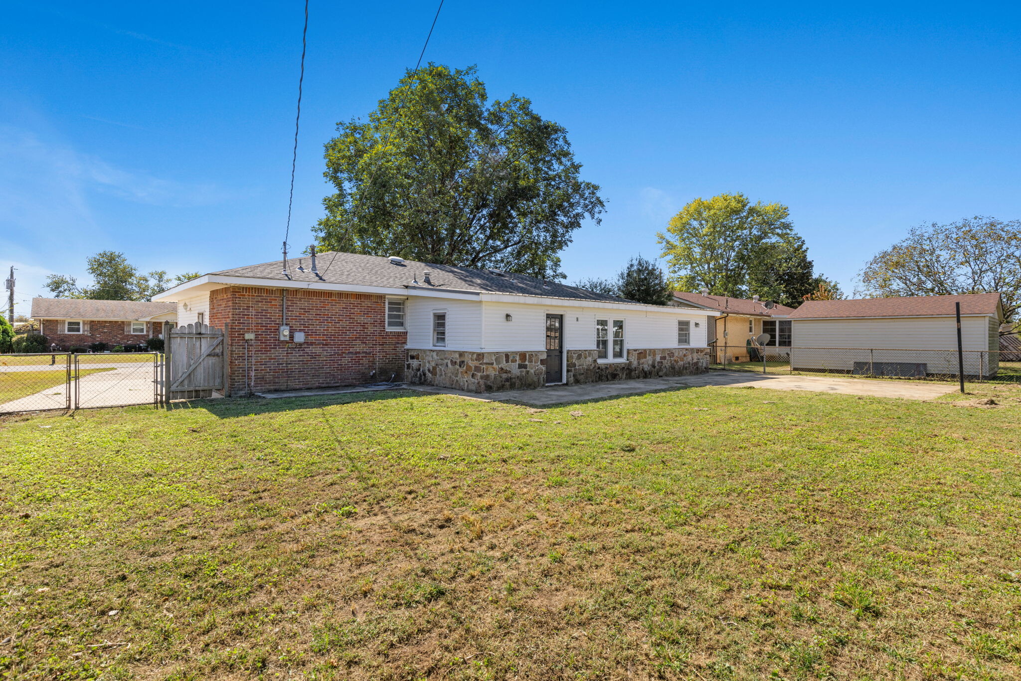 Building Photo - 104 Colorado Ave