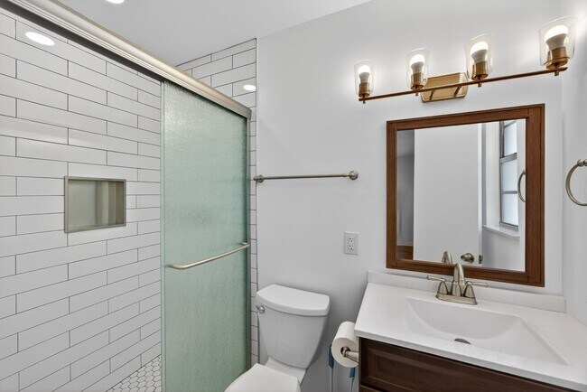 Building Photo - Home For Rent In Orange Park