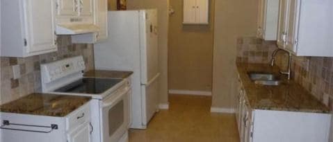 Building Photo - 1025 Springwood Dr