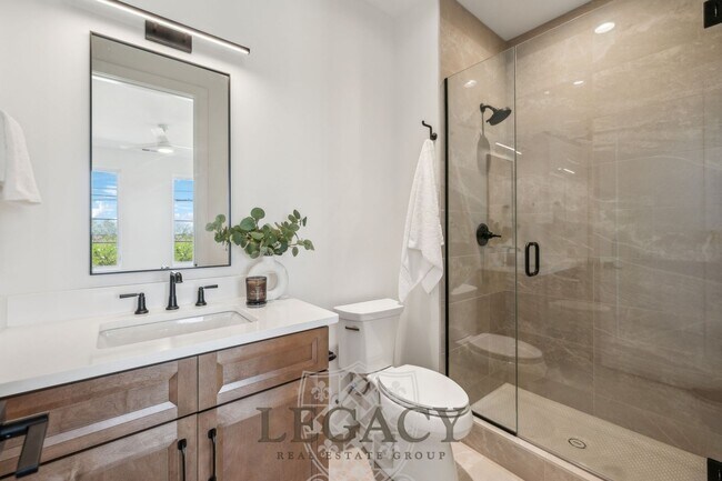 Building Photo - 1200 Phillips St