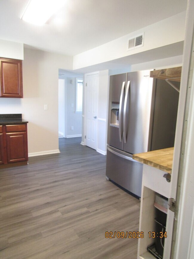 Building Photo - Lake Whitehurst