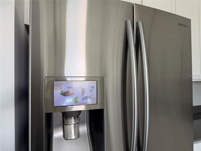 Building Photo - 7117 Dilly Lake Ave