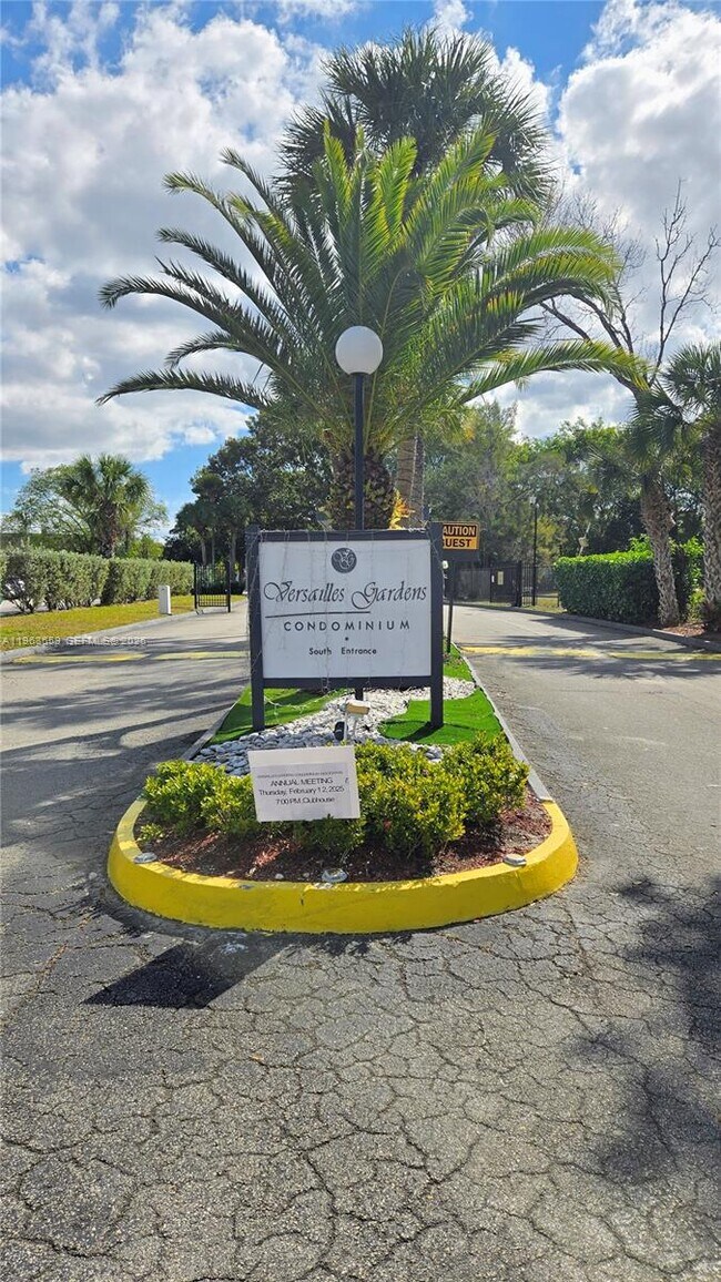 Building Photo - 7925 Fairview Dr