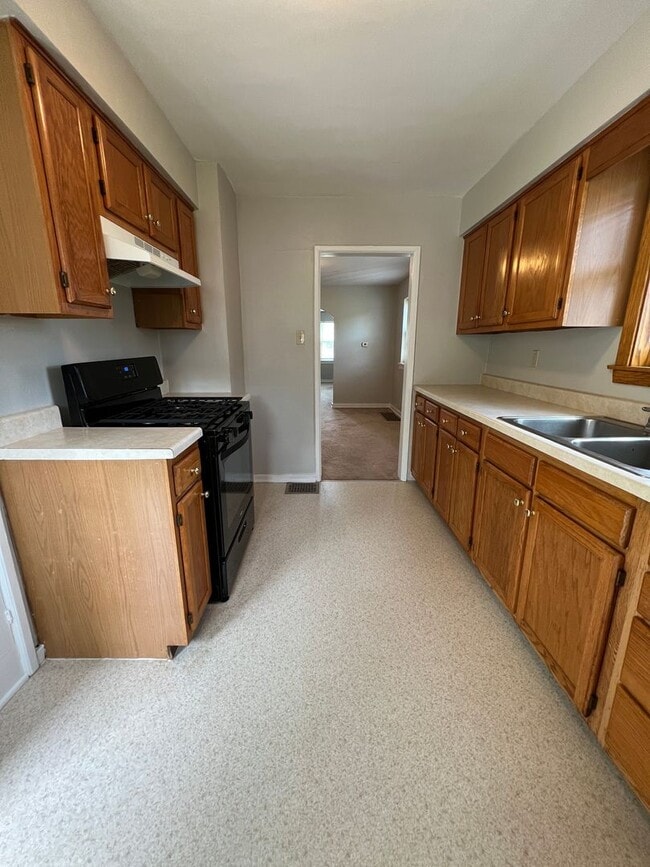 Building Photo - 1257 W 6th St