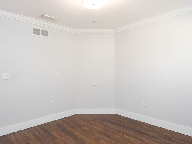 Building Photo - Country-Style Sarasota Living on a Full Acre - Pool Home with Oversized Workshop — Move-In Ready Now