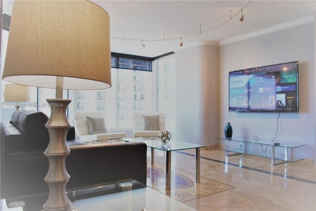 Building Photo - 1717 N Bayshore Dr