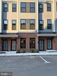 Building Photo - 1212 Parker Blvd