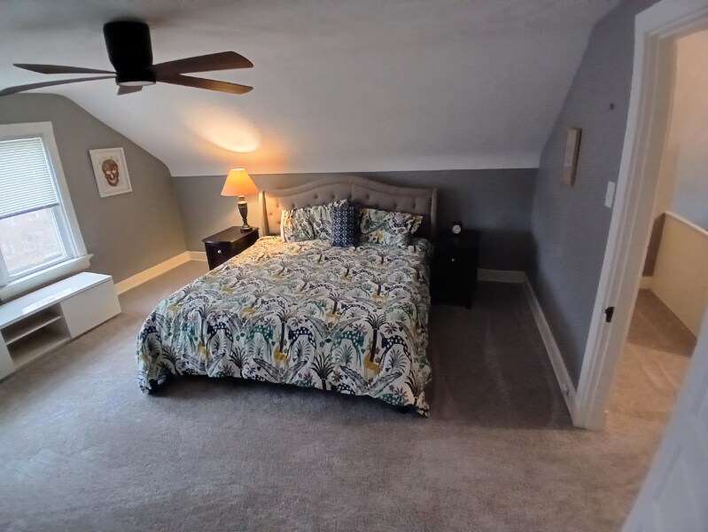 Building Photo - 3269 Montana Ave