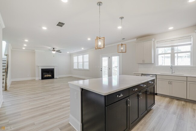 Building Photo - 322 Caledonia Ct