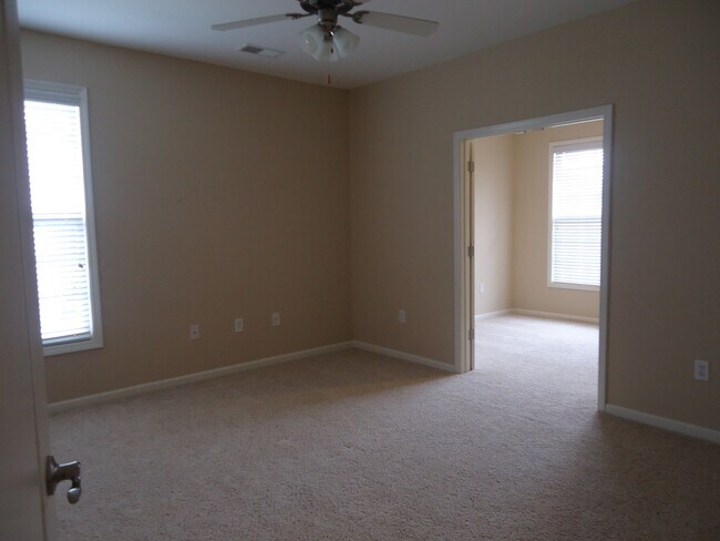 Building Photo - 2645 McArthur Landing Cir