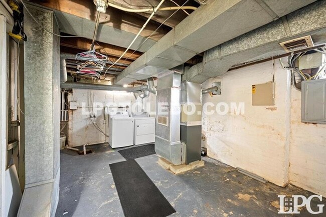 Building Photo - 1579 Colton St