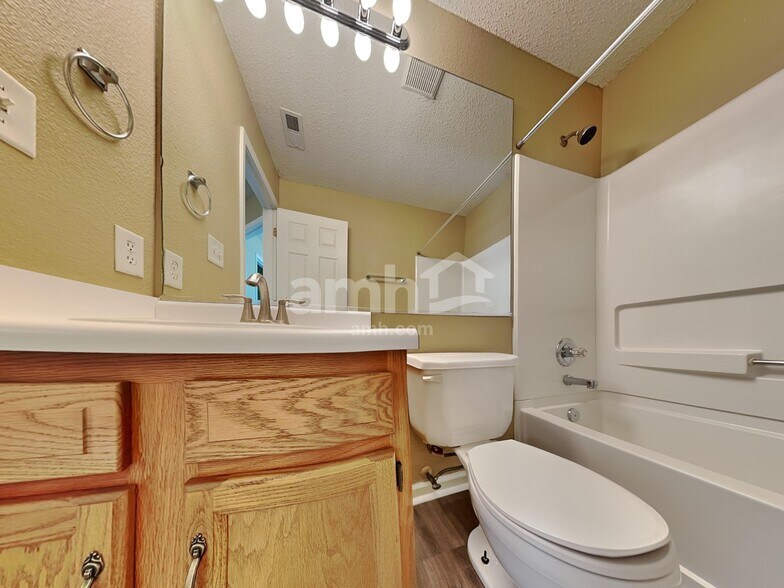 Building Photo - 1721 Blue Lake Dr