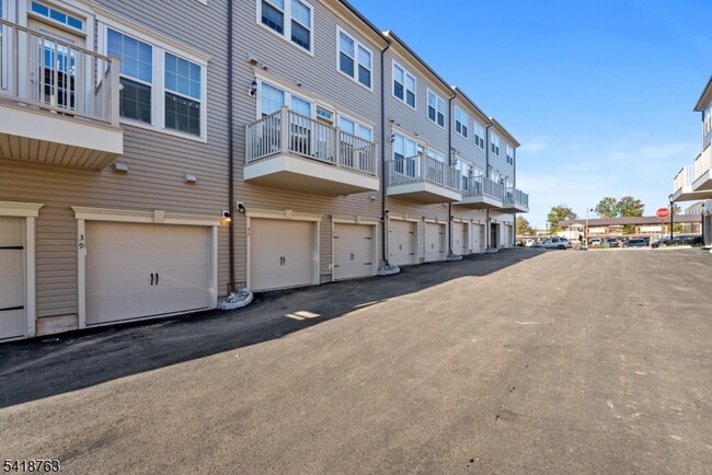 Building Photo - 39 Robeson St