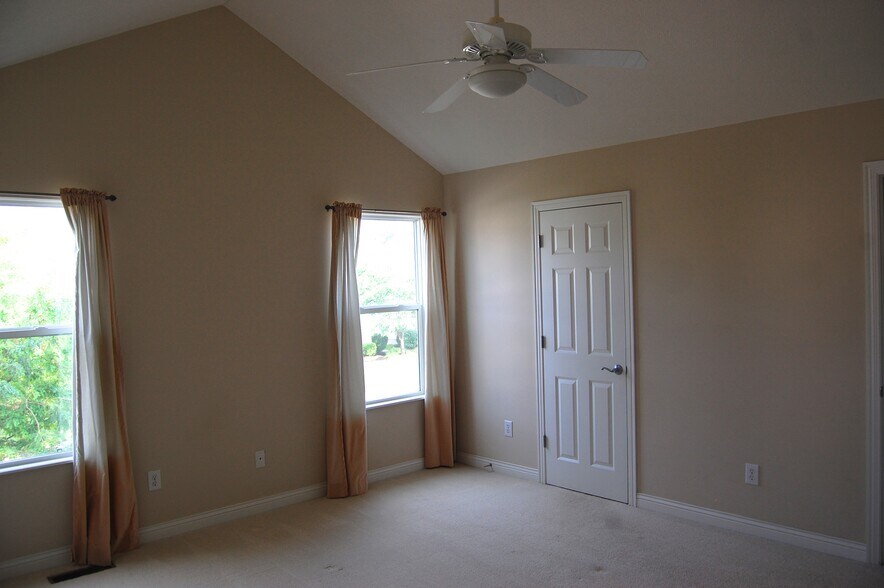 Building Photo - 7250 Hillmont Drive