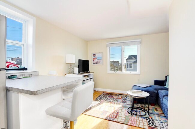 Building Photo - 9801 Ventnor Ave