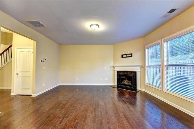 Building Photo - 1075 Hampton Oaks Dr