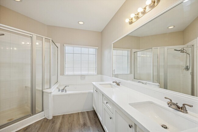 Building Photo - 10834 Bay Bridge Dr