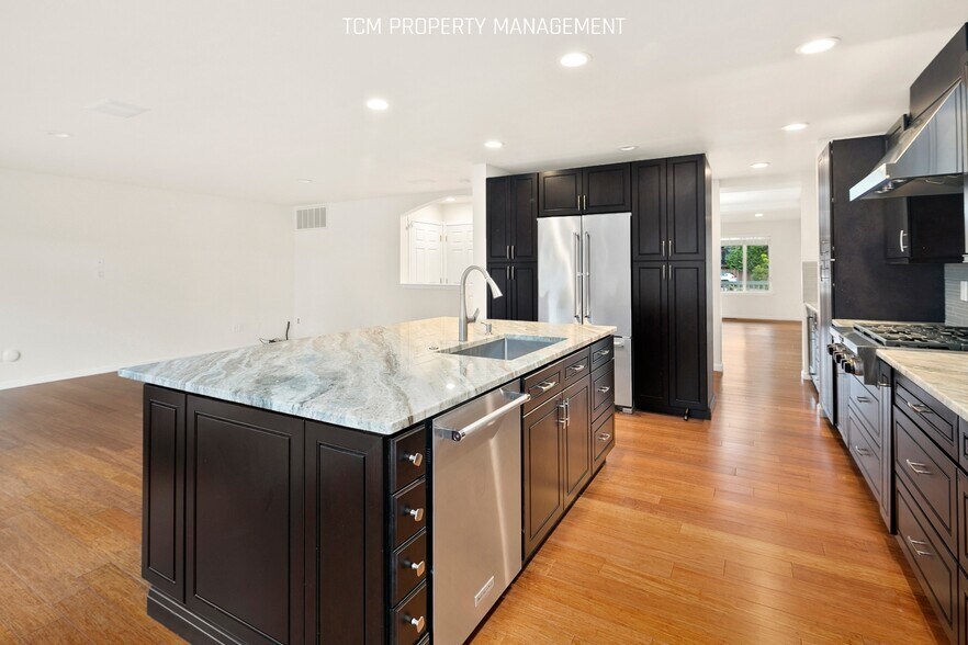 Building Photo - 6412 77th Dr NE