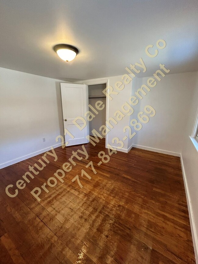 Building Photo - 3 BR, 1 Bath Home in Central York School D...