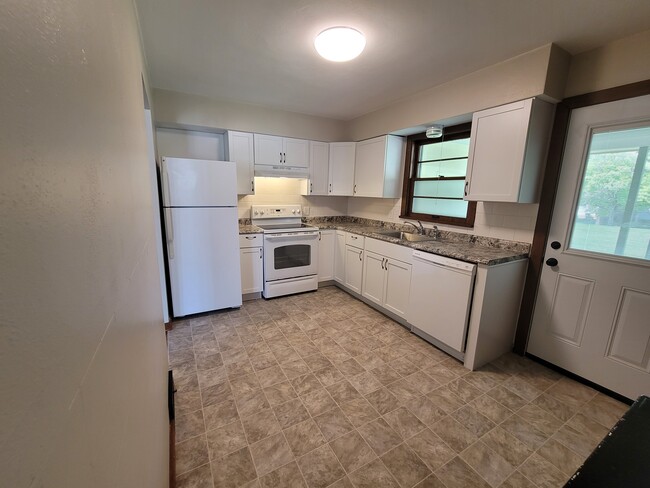 Kitchen - 315 S Park St