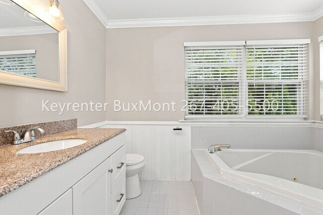 Building Photo - 1150 Bridle Path Dr