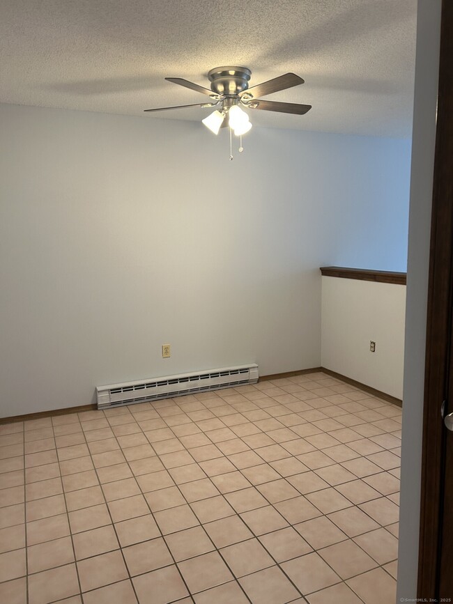 Building Photo - 46 N Cherry St