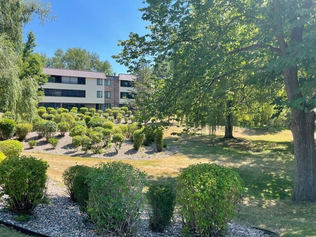 Building Photo - Updated Condo with Modern Comfort & Resort...