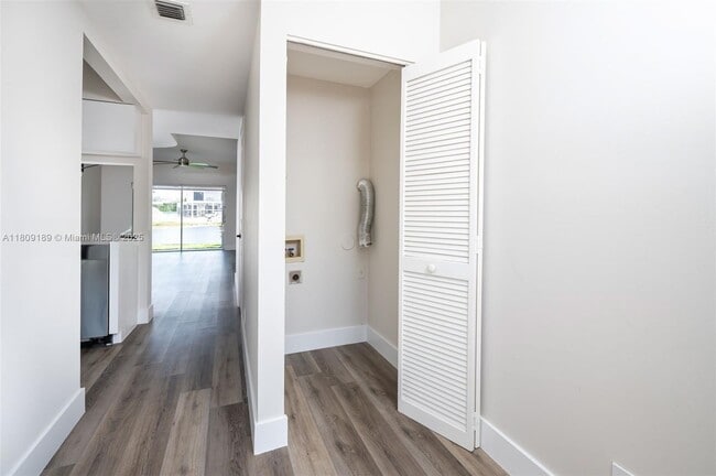 Building Photo - 16795 Hemingway Dr