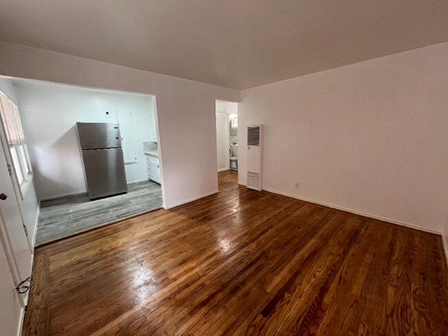 Building Photo - 3215 Taraval St