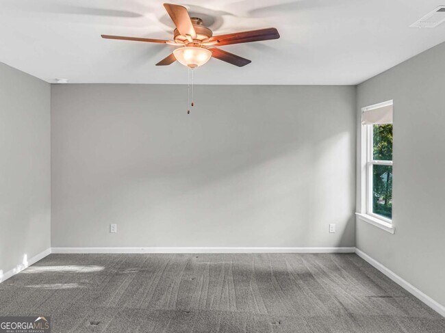 Building Photo - 2054 Maplewood Way